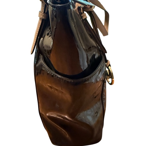 Michael Kors Black and Tan Tote Bag with Gold Hardware - Picture 7 of 9